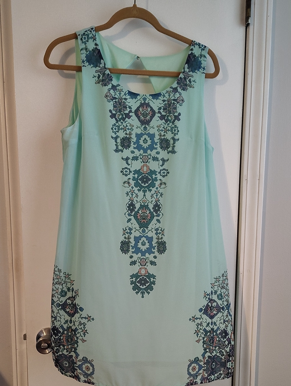 entro Mint Green Sleeveless Midi Dress with Navy Medallion Print
